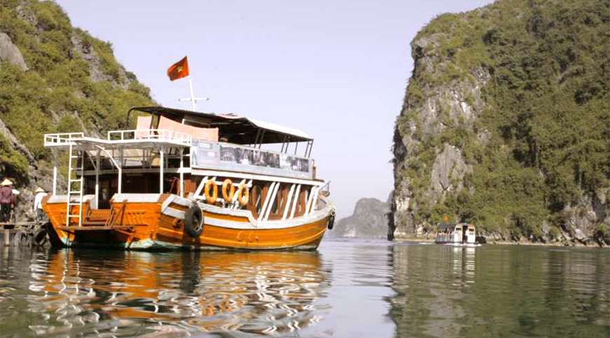 Halong Bay & Lan Ha Bay Cocktail Cruise