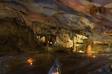 Thien Canh Son Cave