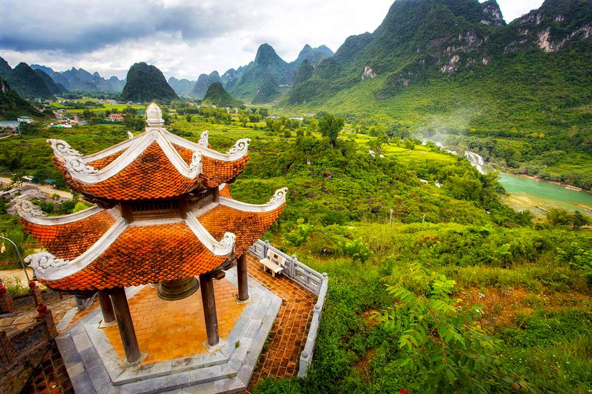 Another viewpoint from Linh Ung pagoda, Cao Bang