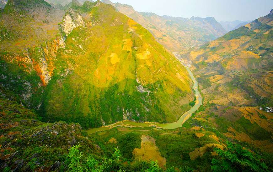 Nho Que river, a viewpoint from Ma Pi Leng Pass - happiness road QL4C