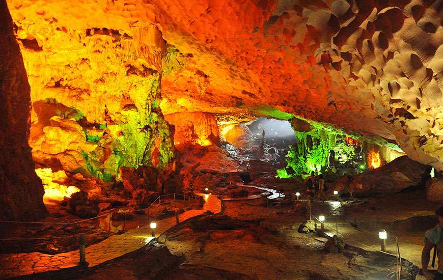 Grotte Sung Sot, Baie d'Halong