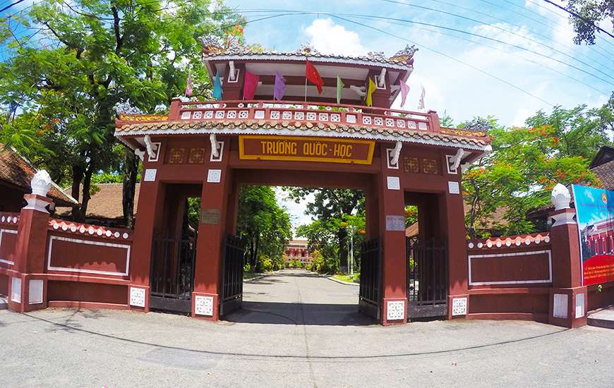 Quoc học - Lycée pour surdoués de Hue