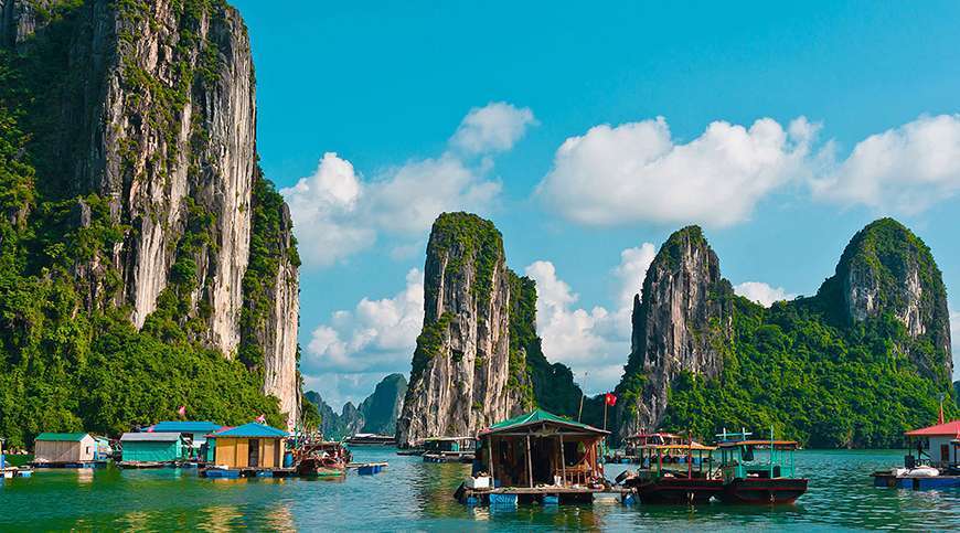 One day adventure to Halong Bay 