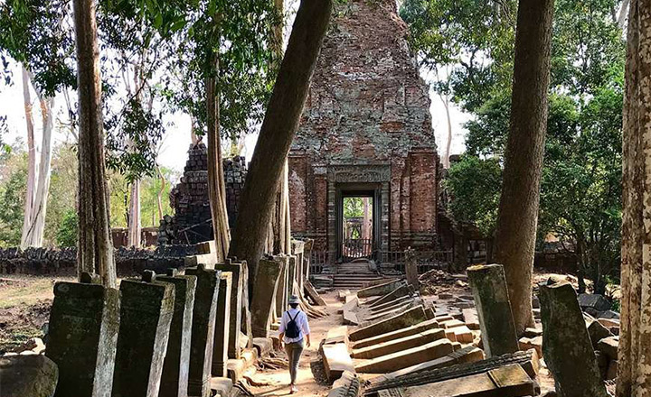 https://www.mrlinhadventure.com/en/cambodia-highlights/northwestern-cambodia/koh-ker.aspx