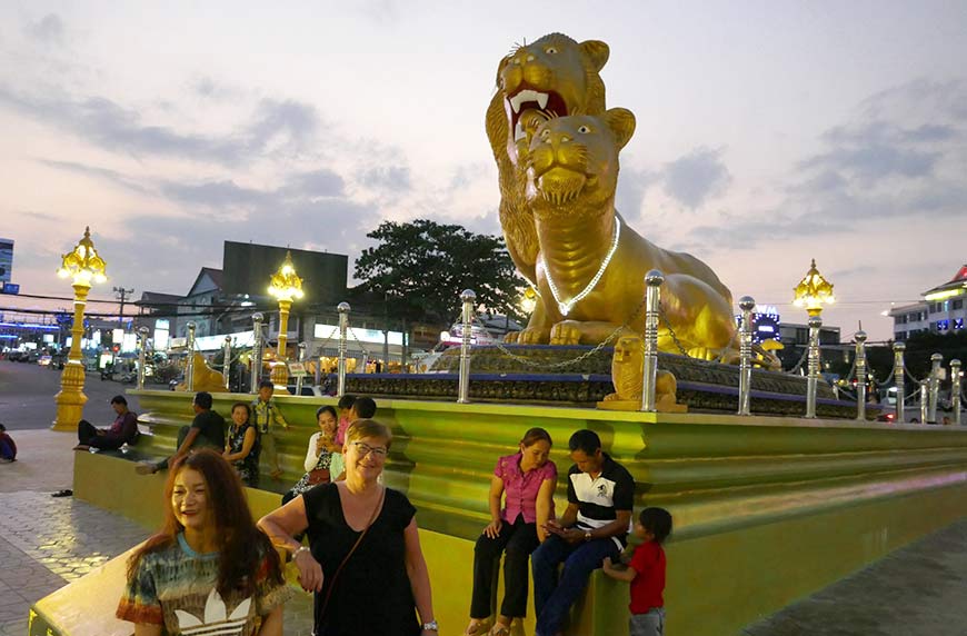 Golden Lion Monument