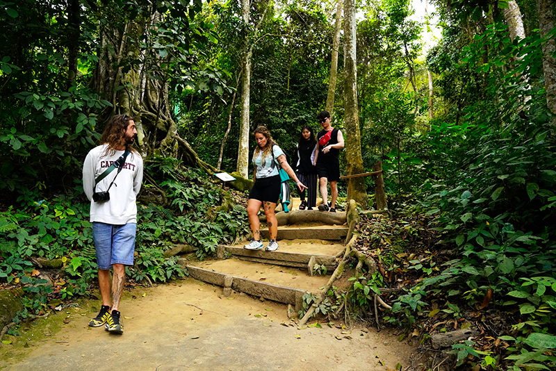 Kuang Si waterfall, bear sanctuary Day Tour