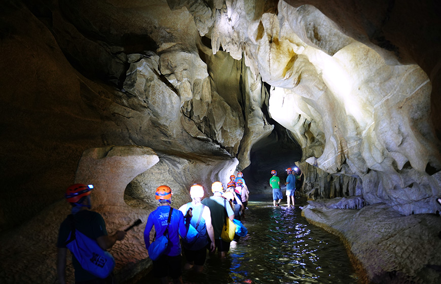  Lo Mo cave