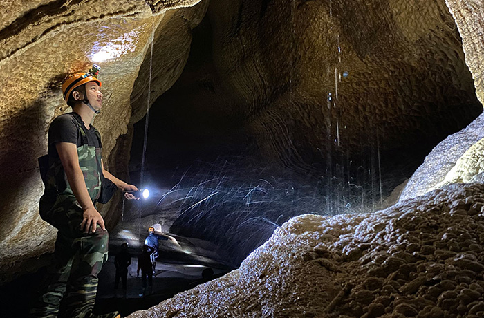 Tham Phay cave expedition 1 day