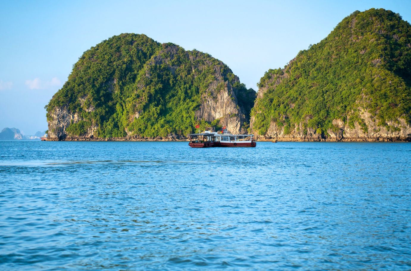 Bai Tu Long Bay