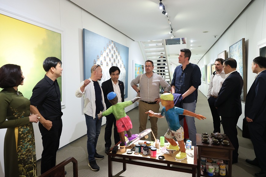 Green Palm Gallery
