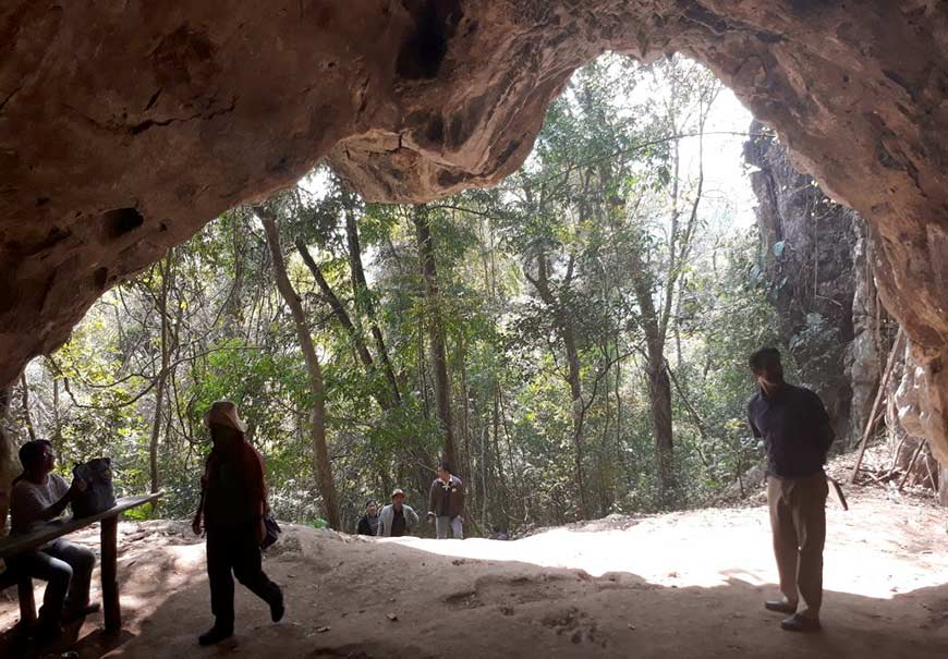 Chom Ong Caves