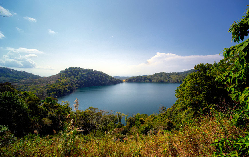 Le lac de Nong Fa nong-fa