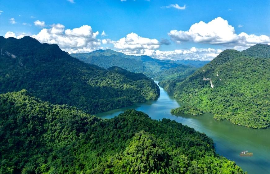 Medium trek: Ba Be National Park trekking & Caving 3 days