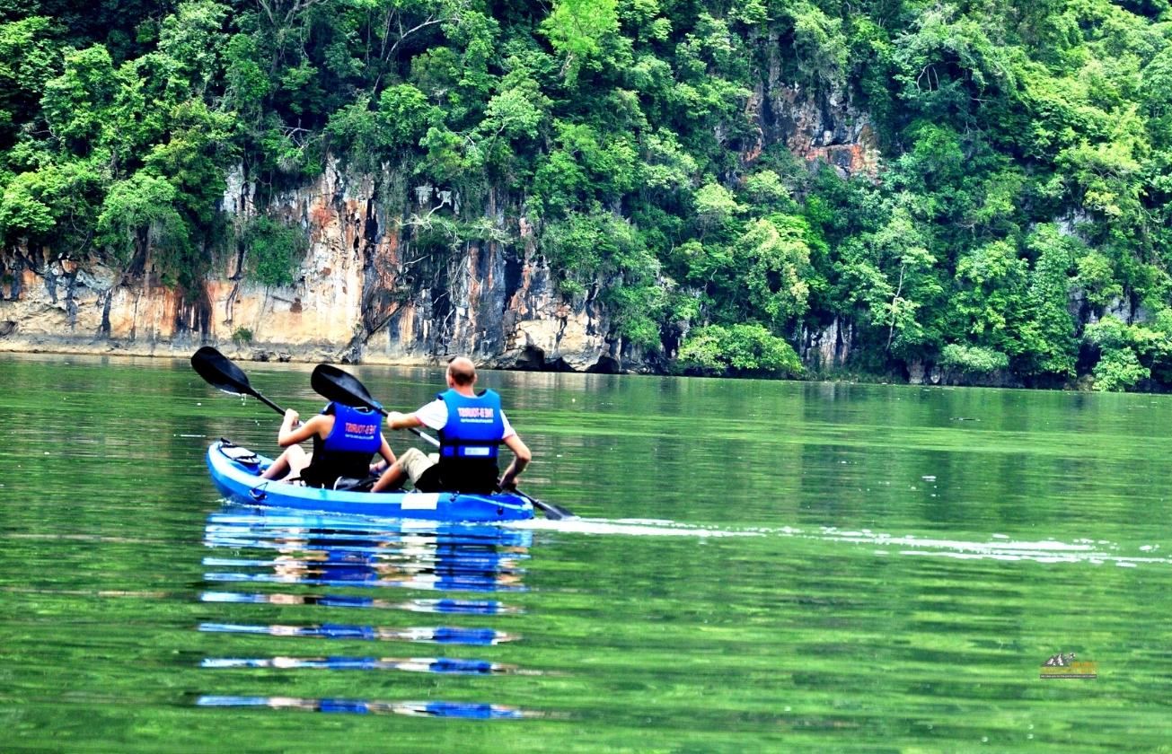  Kayaking, trekking in Ba Be 2 days
