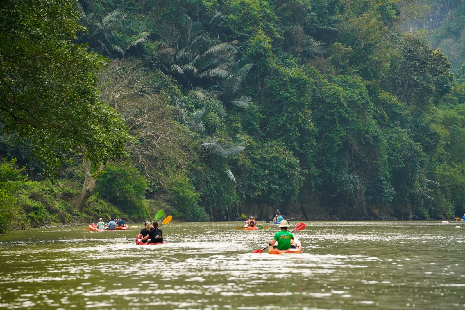 kayaking on river ba be 