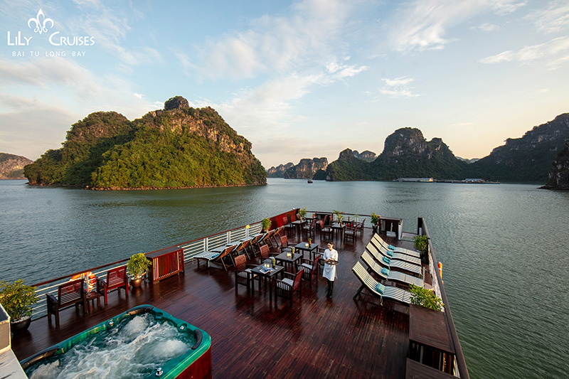 Lily Cruises - Bai Tu Long Bay