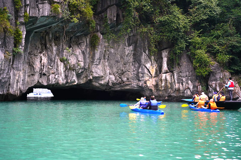 Remember to wake up to enjoy the blazing dawn on the karst peaks. Then join a Tai Chi class to boost your physical and mental wellbeing. Breakfast is served while the cruise passes a marvelous area with beautiful islands and islets. Then, depending on your cruise program, you might get the option to take a kayaking or rowing boat tour through one of the many breathtaking caverns in Halong Bay. It is already time to return on board to complete the check-out procedure. Enjoy a delicious brunch while the cruise returns to the pier.  Finally, disembark from the cruise to the transfer to Noi Bai airport by shuttle bus to catch the flight to Da Nang.