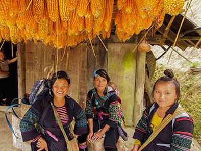 Hmong-ladies-in-the-village