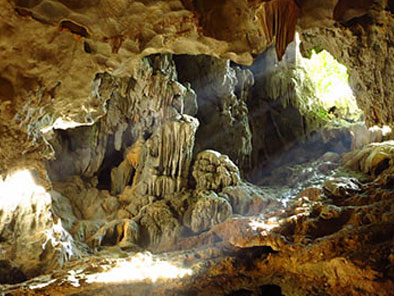 Thien Canh Son Cave