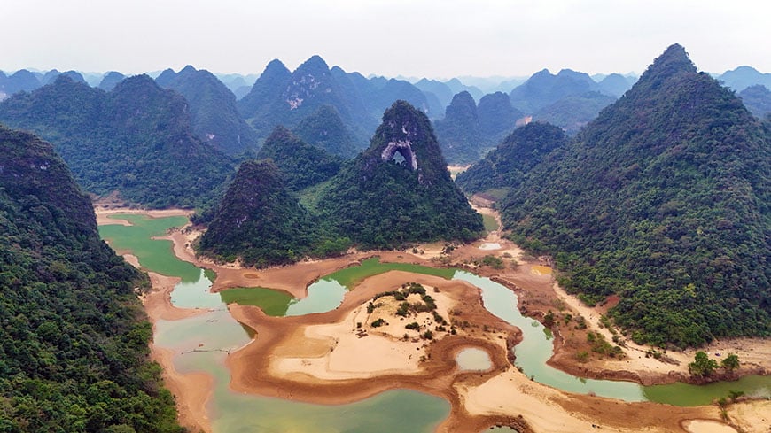 The Pierced Mountain nui-mat-than