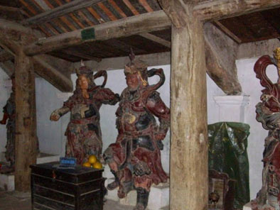 Duong Lam Village, Temple Scene