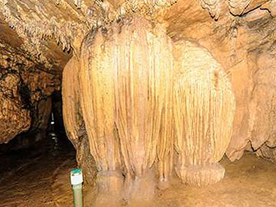 Nguom Ngao cave