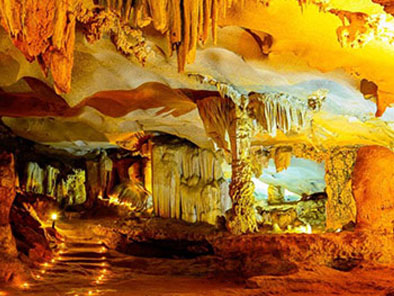 Thien Canh Son Cave