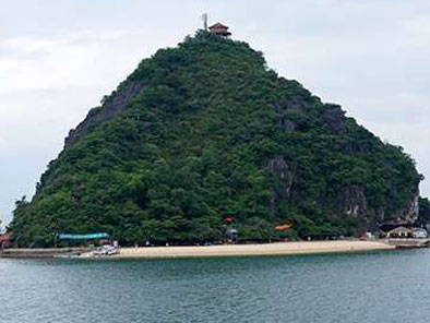 the beach at Ha Long Bay, Vietnam