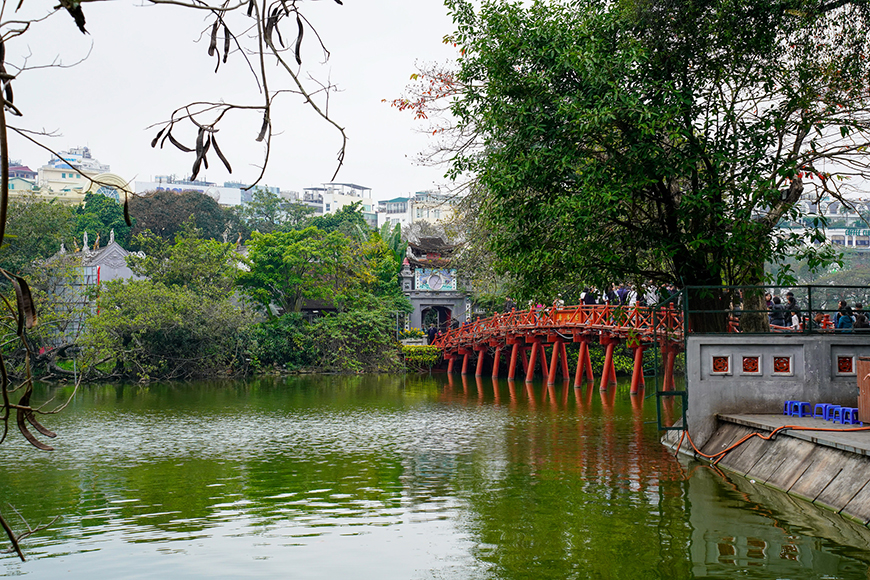 hoan-kiem-lake