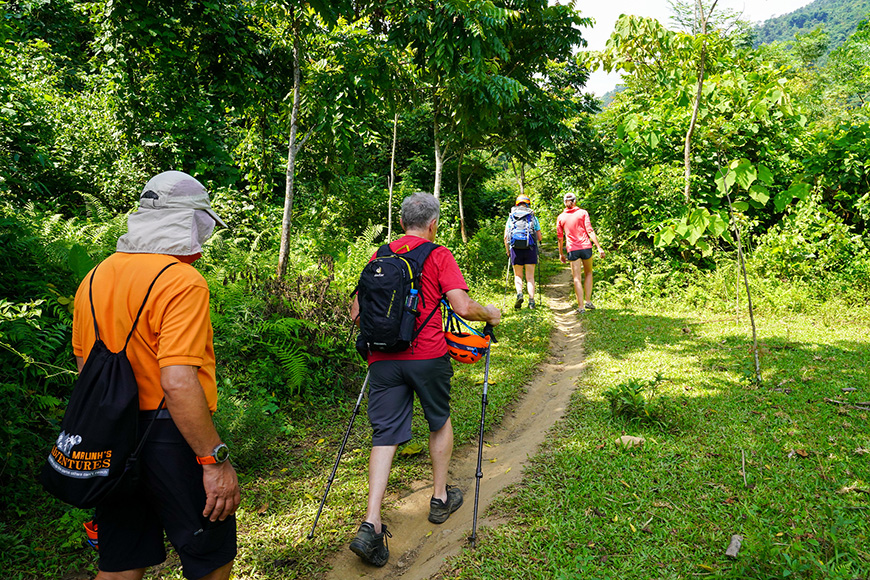 trek-tham-phay-cave