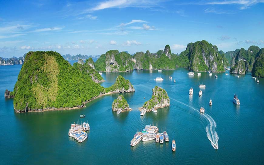 Ha Long Bay scenery