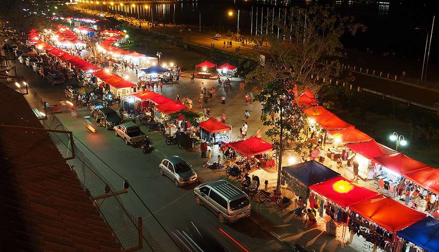 Ban Anou night market