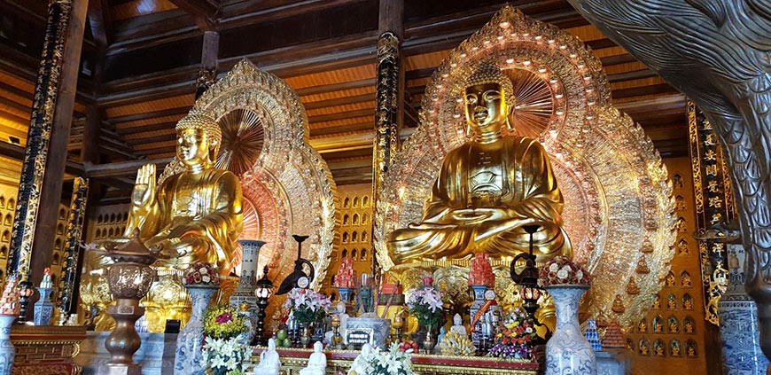 The temples contain the largest Buddha statues of Vietnam