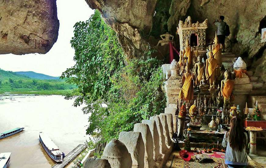 Pak Ou Caves, Laos