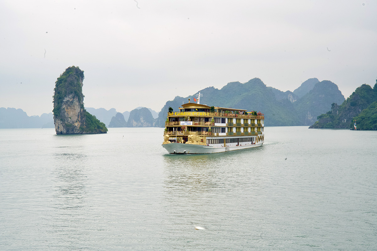 Visiting Halong Bay: tips to plan your cruise