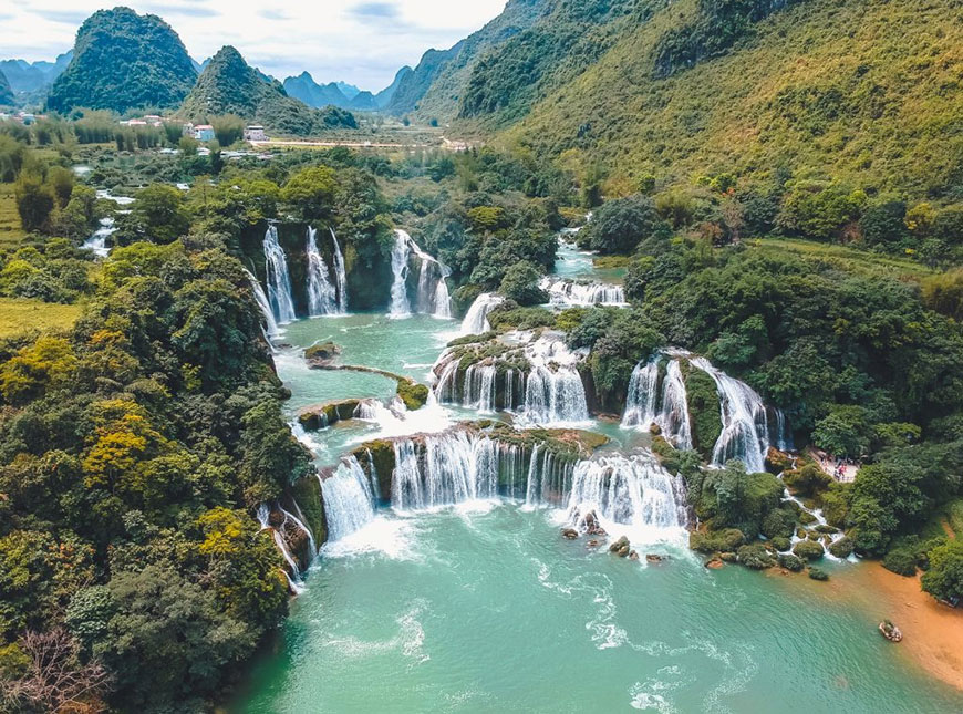 Why Ban Gioc Waterfall is a must-see destination in Vietnam Tour 2023