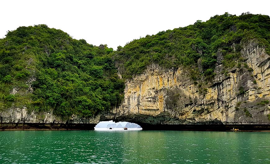 A true experience in Bai Tu Long Bay on an original Cruise.