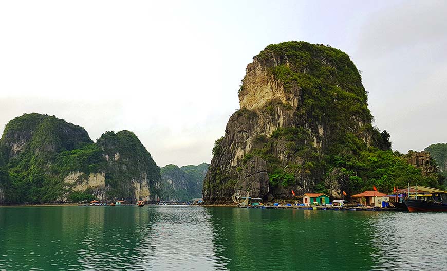 A true experience in Bai Tu Long Bay on an original Cruise.