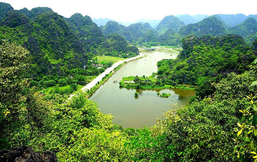 Tam Coc Bich Dong - the complex of poetic scenic spots of Ninh Binh province