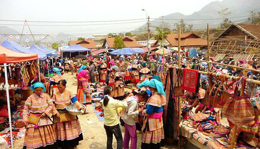 Bac Ha Market