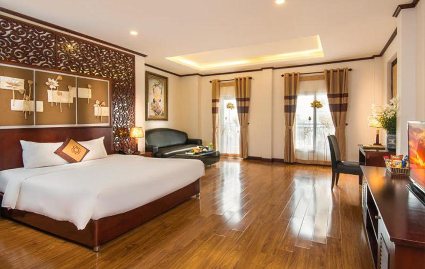 May De Ville Old Quarter Hotel