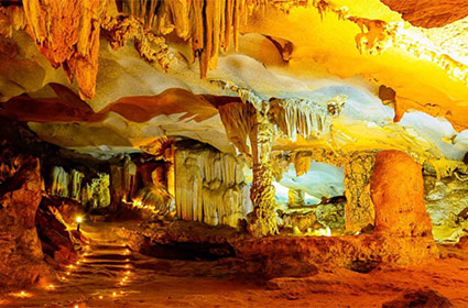 Thien Canh Son Cave