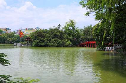 Hoan-Kiem-Lake-Hanoi