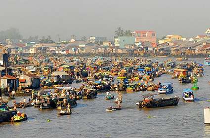 Cai Be floating market