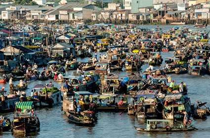 Floating Market at Cai Rang