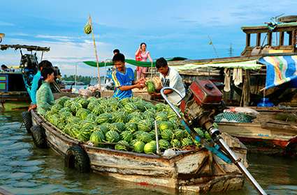 Floating Market at Cai Rang