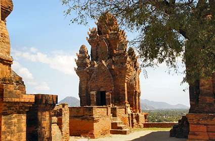 Po Klong Garai Cham tower