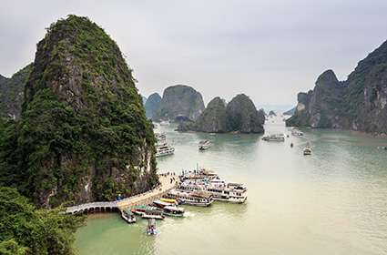 cruise on Halong Bay