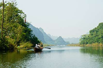 One day visit Perfume pagoda