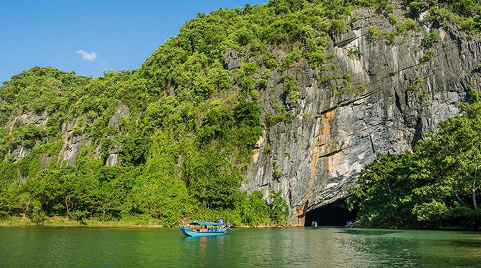 Explore wild and adventurous Vietnam 15 days 14 nights